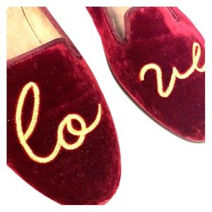 Comfy, burgundy LOVE written flats! Worn once!